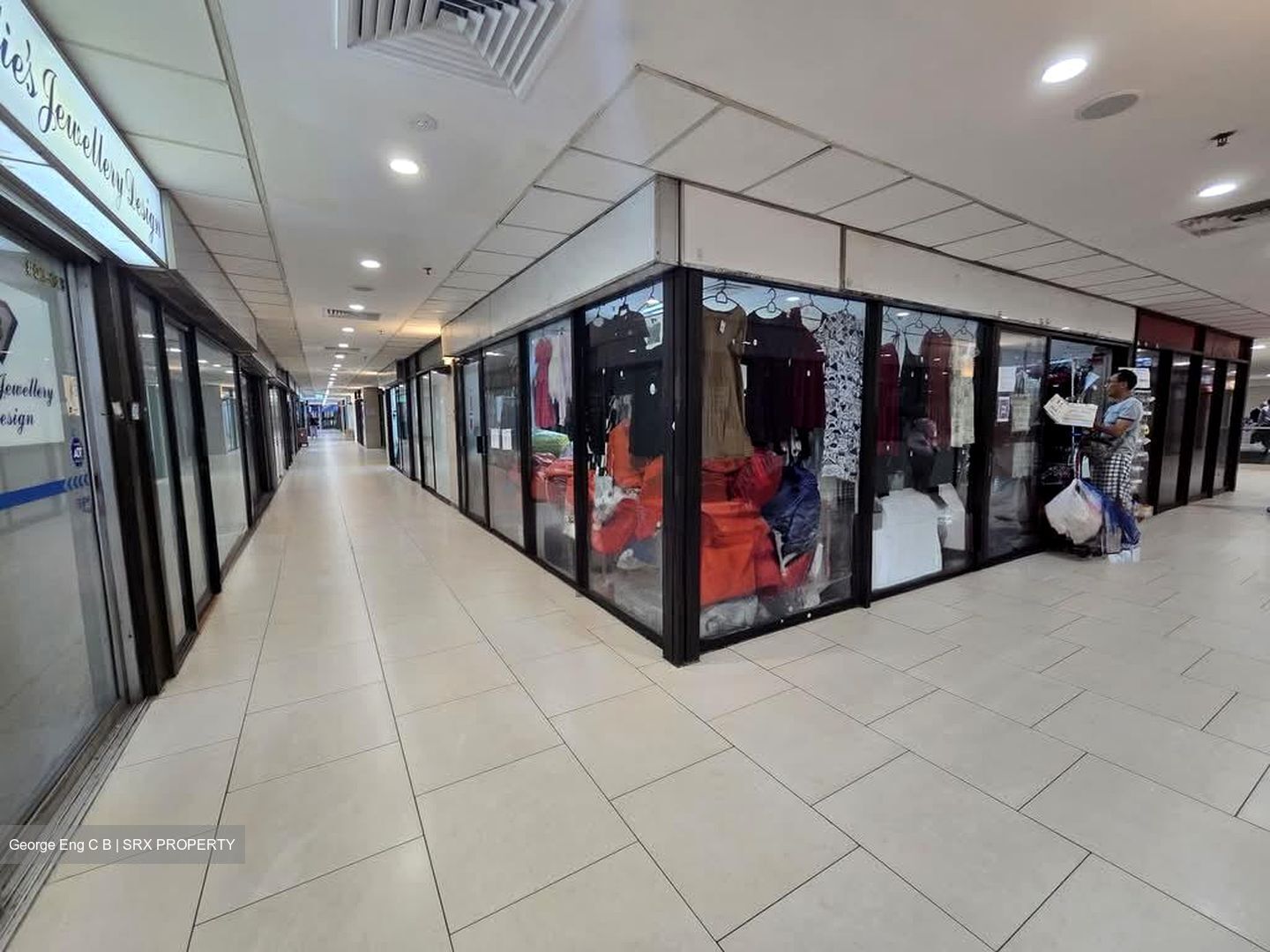 Lucky Plaza (D9), Shop House #595009361